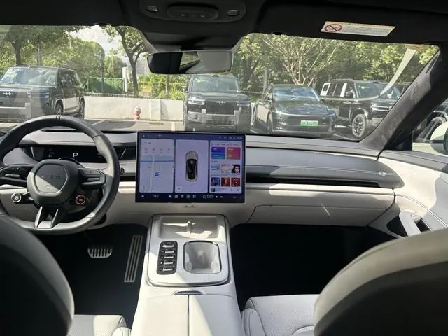 MI 2024 SU 7 800km 4-wheel drive ultra-long endurance high-end smart driving Max version automatic gear 3
