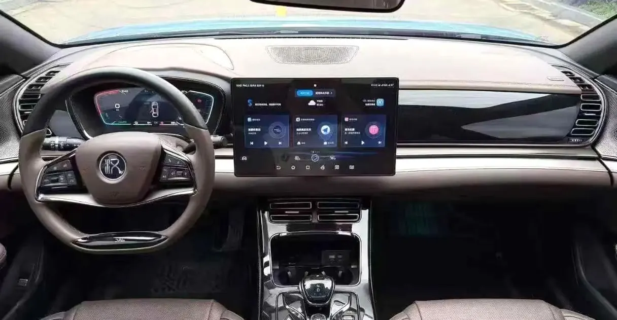 BYD 2023 Han DM-i 1.5T Stepless Champion Edition 121KM Honorable Automatic Gear 3