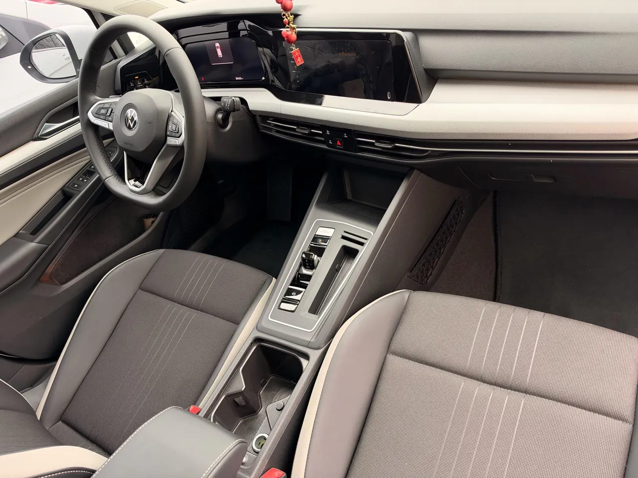Volkswagen 2023 Golf 8 R-Line 1.4TSI 280TSI Lite Automatic 3