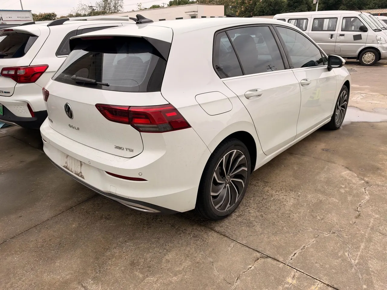 Volkswagen 2023 Golf 8 R-Line 1.4TSI 280TSI Lite Automatic 5