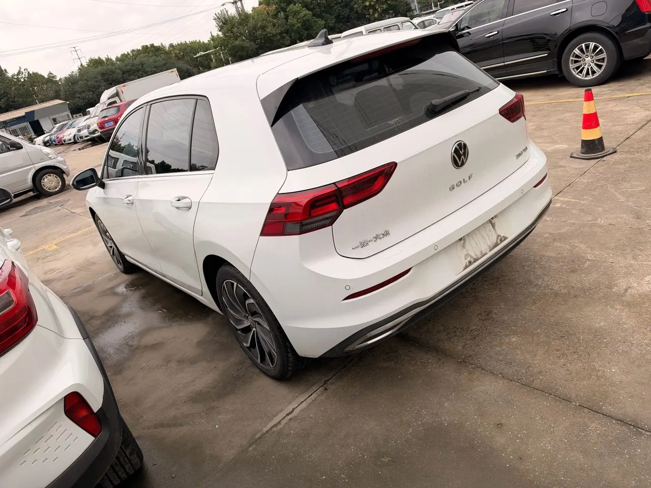Volkswagen 2023 Golf 8 R-Line 1.4TSI 280TSI Lite Automatic 6
