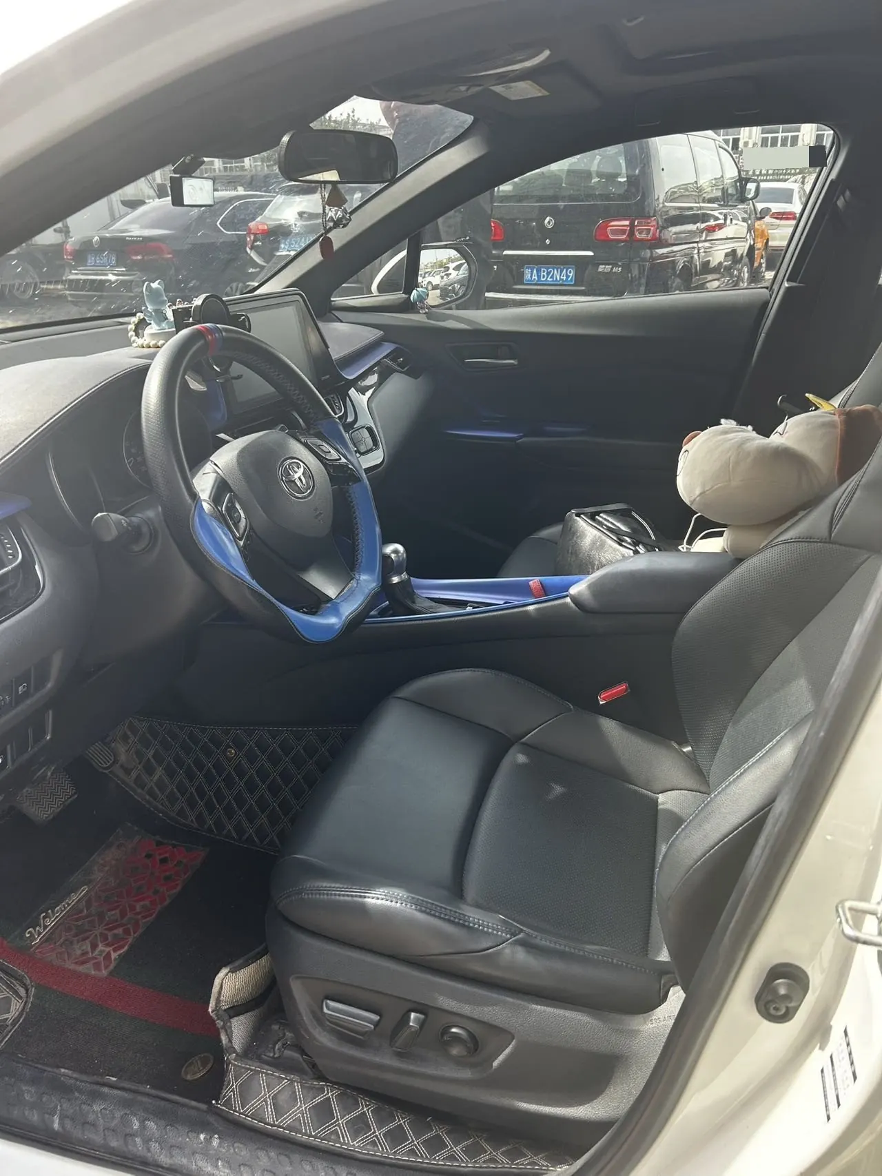 Toyota 2020 C- HR 2.0 stepless leading version of automatic gear 2