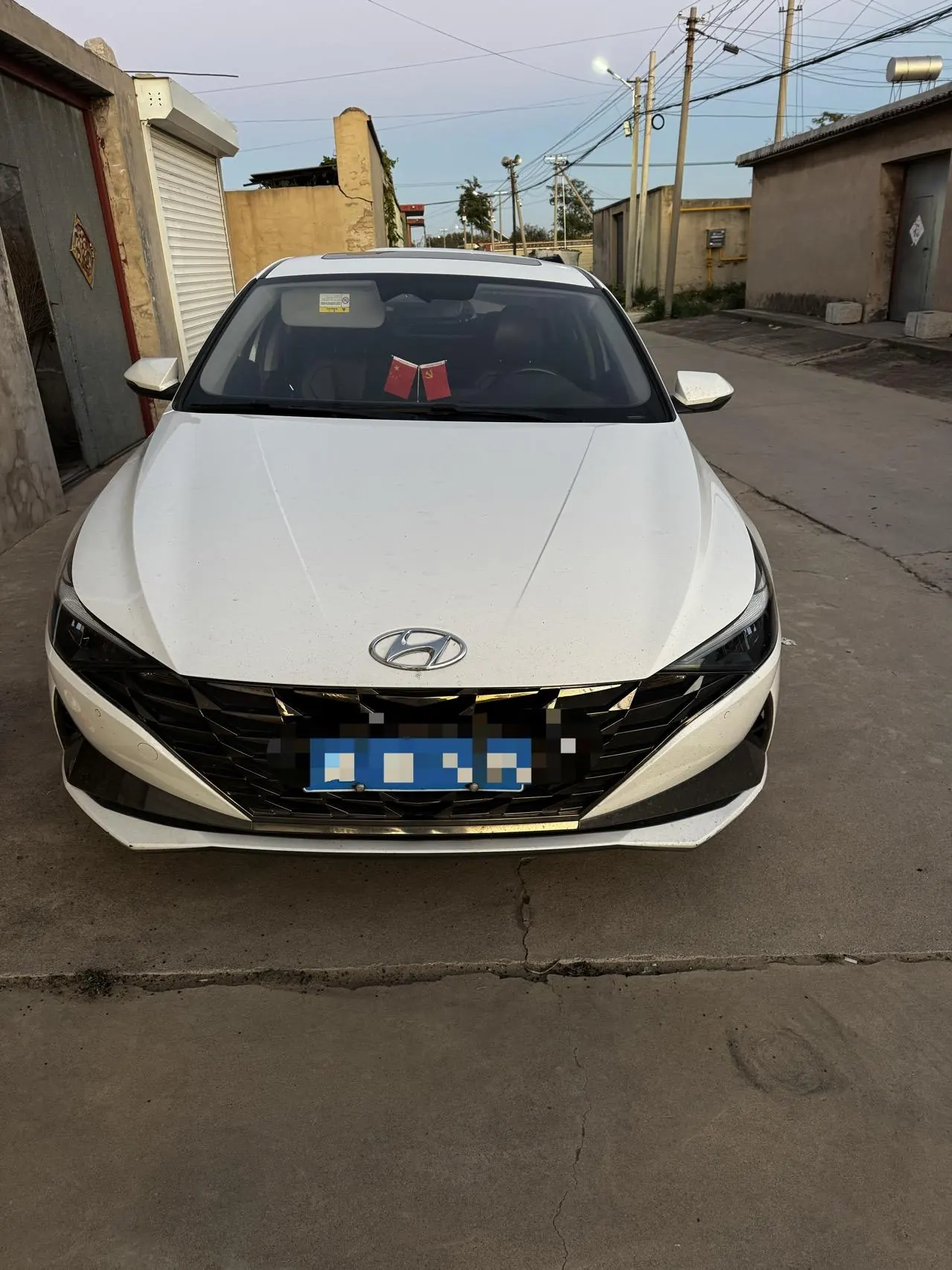 Hyundai 2021 Elantra -3-compartment 1.5 stepless LUX premium automatic gear 2