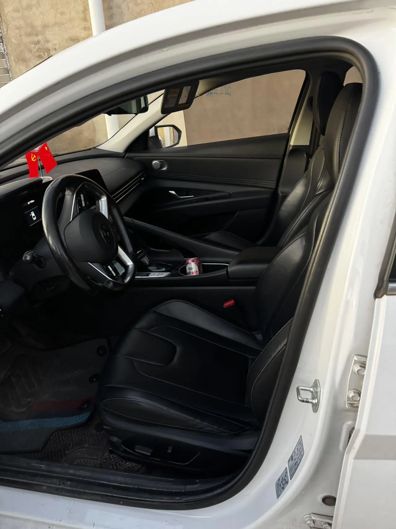 Hyundai 2021 Elantra -3-compartment 1.5 stepless LUX premium automatic gear 4