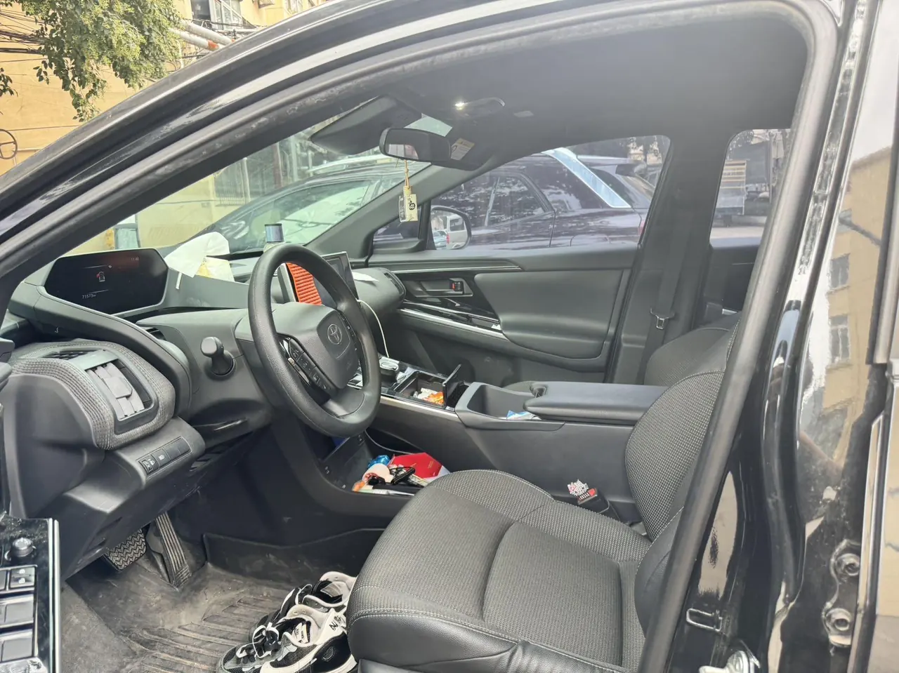 Toyota 2022 bZ4X long endurance Pro automatic gear 2