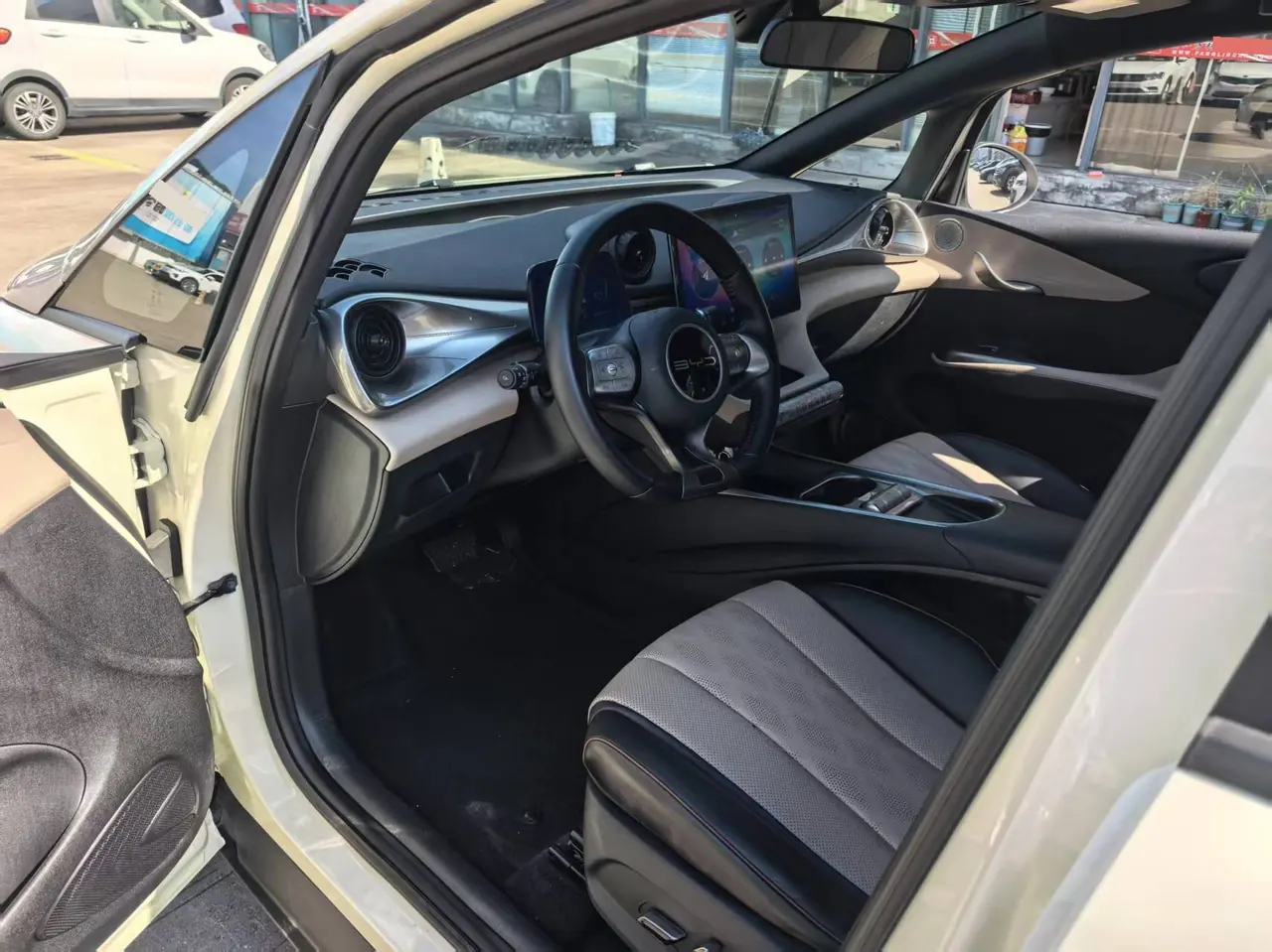 BYD 2023 Dolphin 420km Fashion Edition Automatic 6