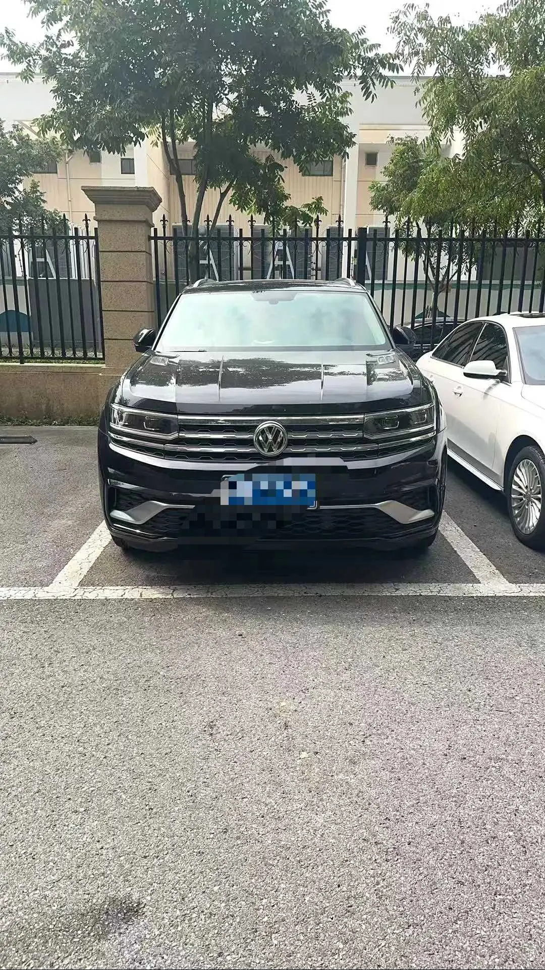 Volkswagen 2020 Touang X 2.0TSI 330TSI Two-Drive Respect Deluxe Automatic Gear 3