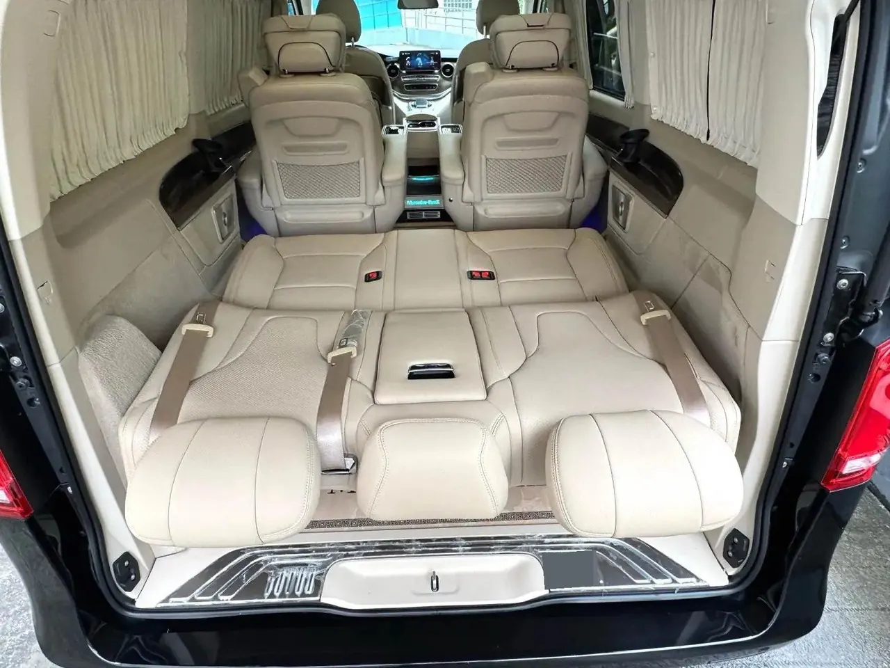 Mercedes Benz V 2022V 260 2.0T Premium Edition Automatic Gear 7