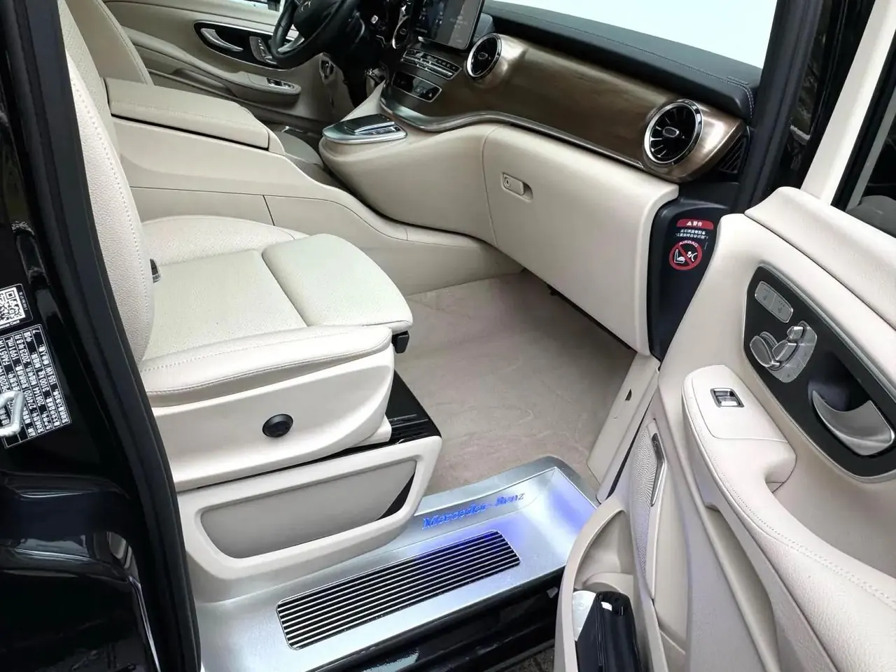 Mercedes Benz V 2022V 260 2.0T Premium Edition Automatic Gear 9