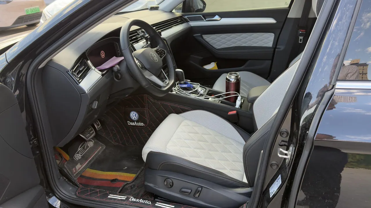 Volkswagen 2024 Magotan 2.0TSI 330TSI 2 million luxury automatic gear 3