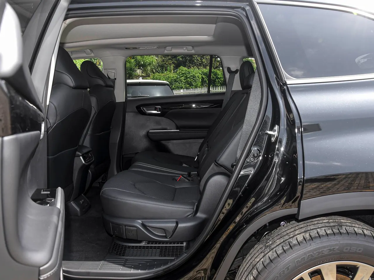 Toyota 2024 Highlander Dual Engine 2.5 Stepless Intelligent Electric Hybrid Four-wheel Drive Premium Edition 7-seat Automatic Transmission 4