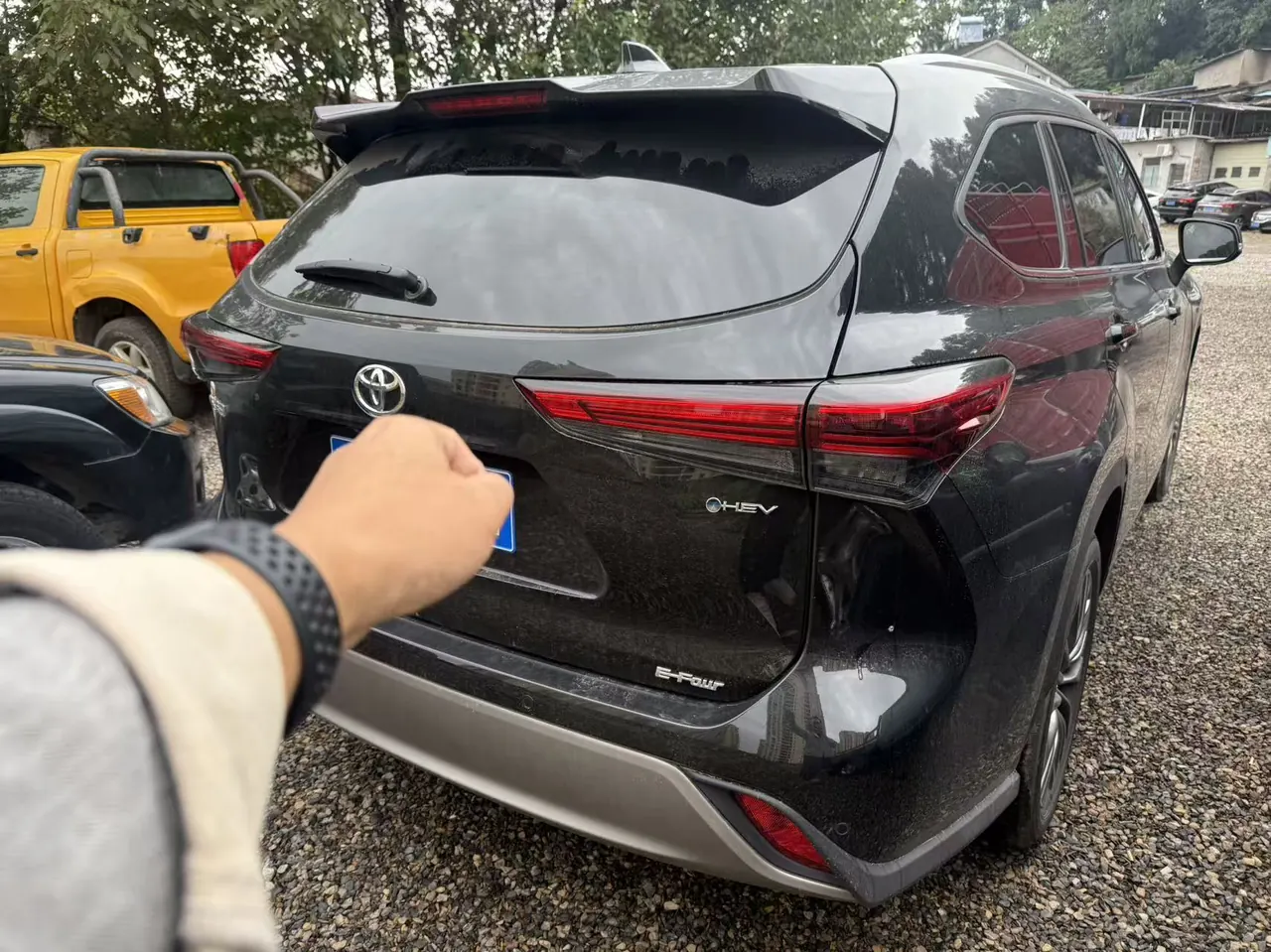 Toyota 2024 Highlander Dual Engine 2.5 Stepless Intelligent Electric Hybrid Four-wheel Drive Premium Edition 7-seat Automatic Transmission 5