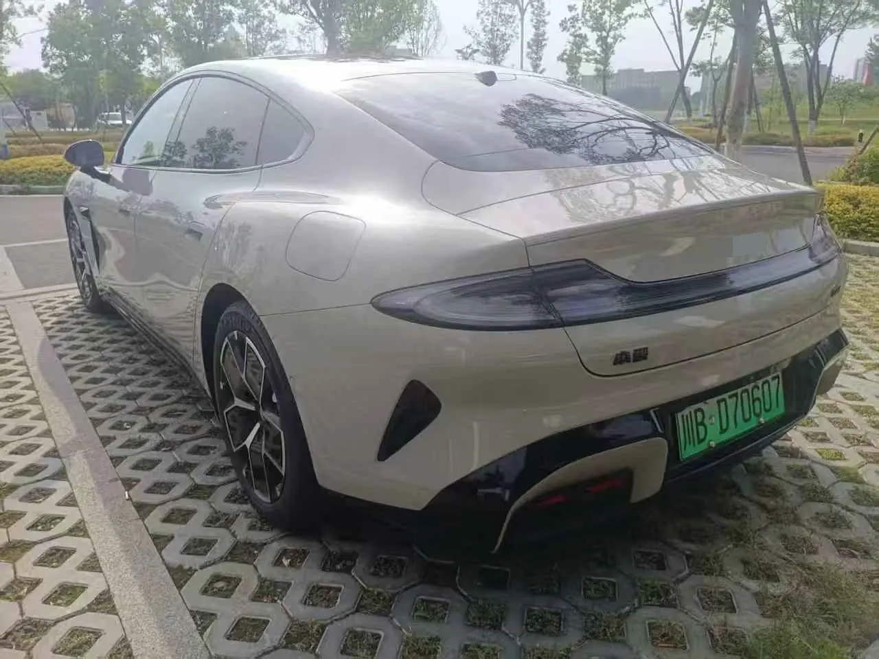 MI 2024 SU 7 830km Rear Drive Ultra Long Endurance High-end Smart Drive Pro Edition Automatic Gear 3