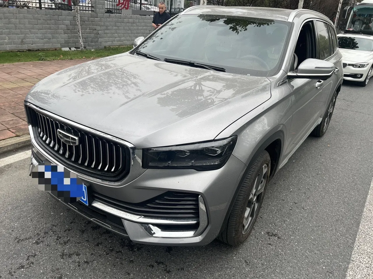 Открыть галерею: Geely 2024 XingyueL (Monjaro) 2.0TD high-power two-wheel drive cloud version automatic gear