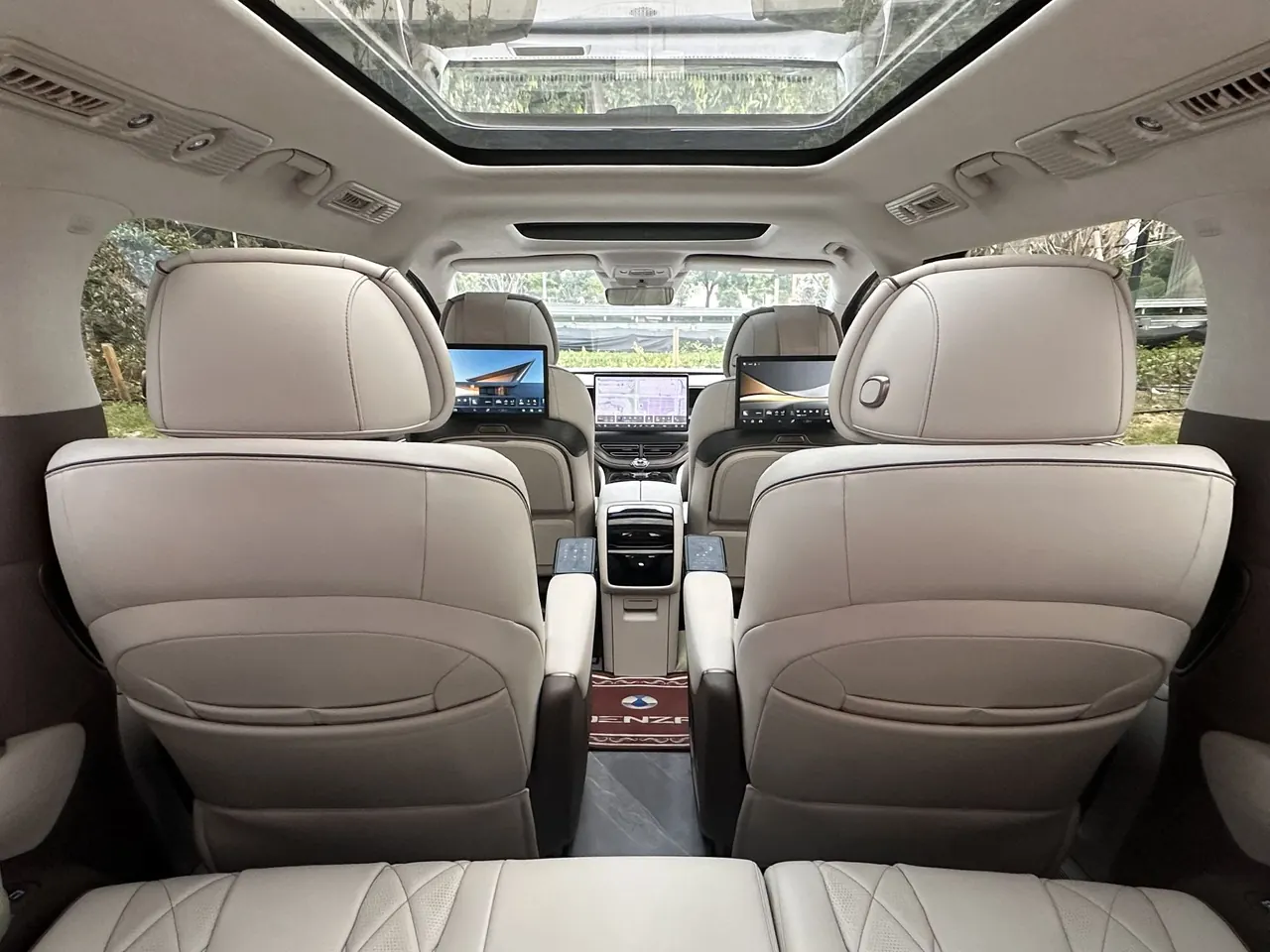 Denza 2022 Denza D9 DM-i 1.5T stepless 970 four-wheel drive flagship automatic gear 10