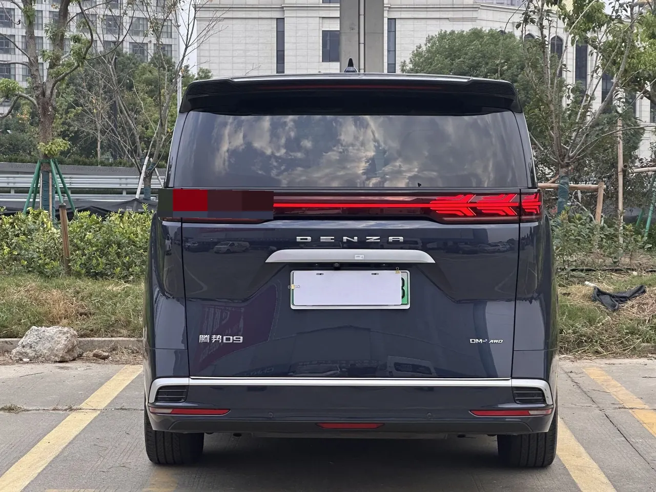 Denza 2022 Denza D9 DM-i 1.5T stepless 970 four-wheel drive flagship automatic gear 19