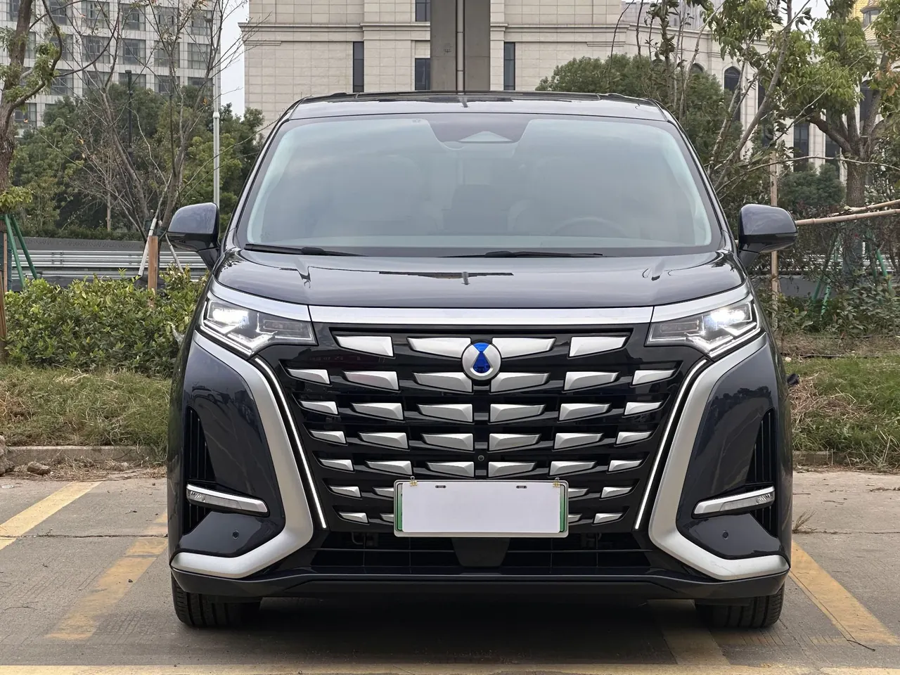 Denza 2022 Denza D9 DM-i 1.5T stepless 970 four-wheel drive flagship automatic gear 2