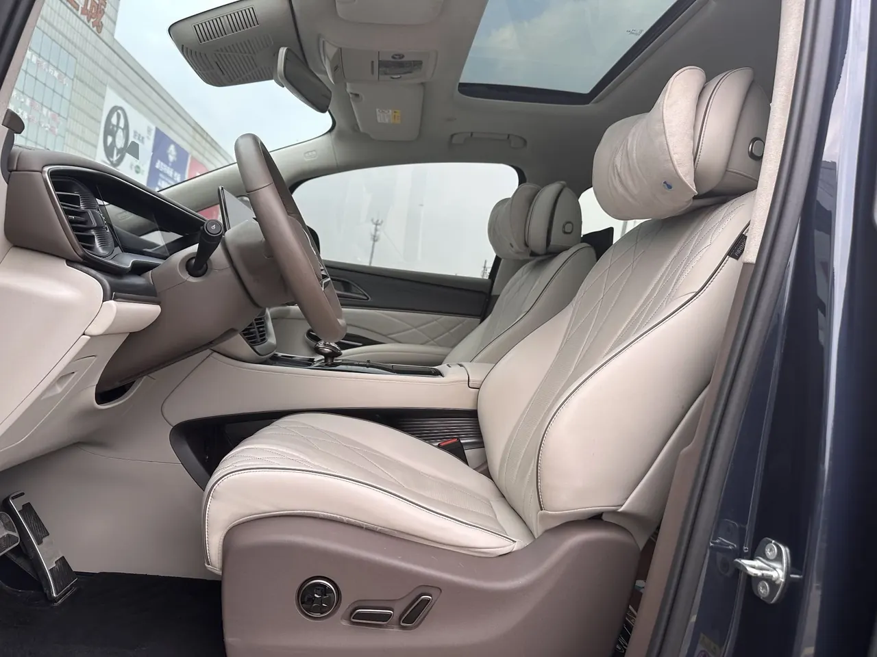 Denza 2022 Denza D9 DM-i 1.5T stepless 970 four-wheel drive flagship automatic gear 5