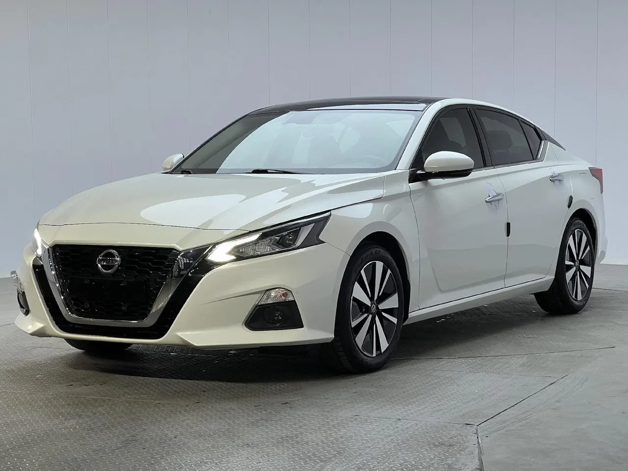 Open image lightbox: Nissan 2021 Teana 2.0 Stepless XL Comfort Edition Automatic Gear