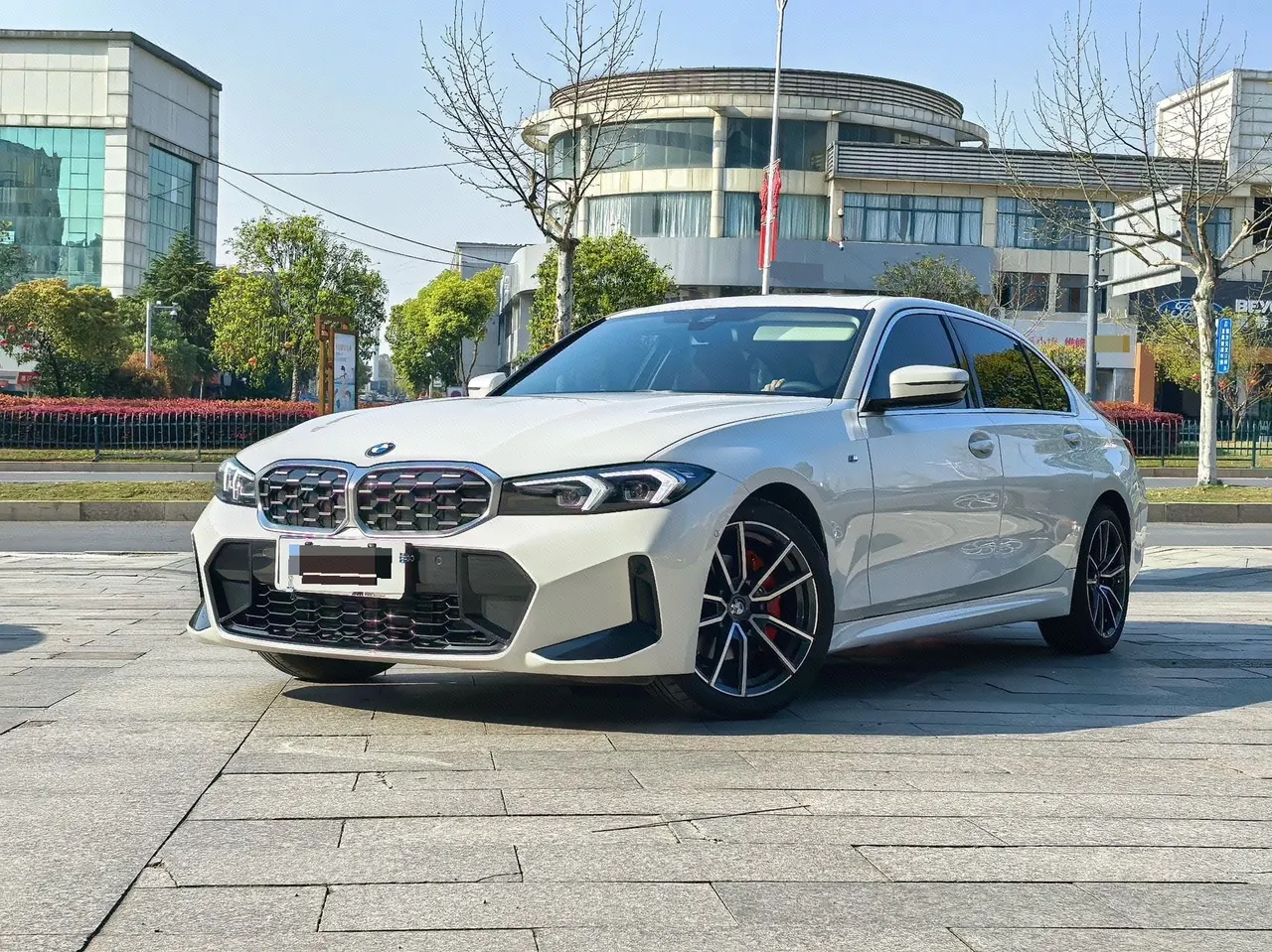 Open image lightbox: BMW 3 Series 2024 325Li 2.0T M Sports Suit Automatic Gear