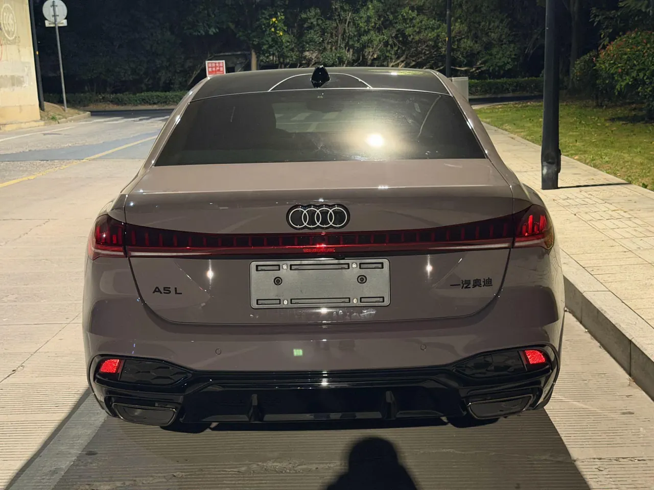 Audi 2026 A5L 2.0T Sports Edition Plus Burning Star Chi Bag Automatic Gear 3