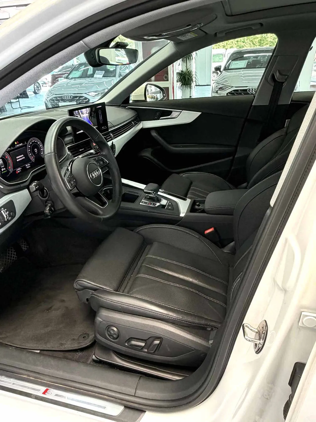 Audi 2020 A4L 2.0TFSI 40TFSI Fashion Dynamic Automatic 7