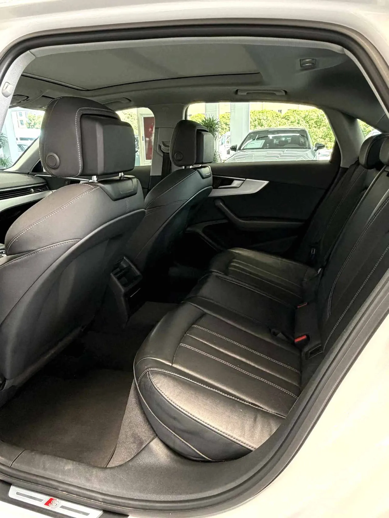 Audi 2020 A4L 2.0TFSI 40TFSI Fashion Dynamic Automatic 8