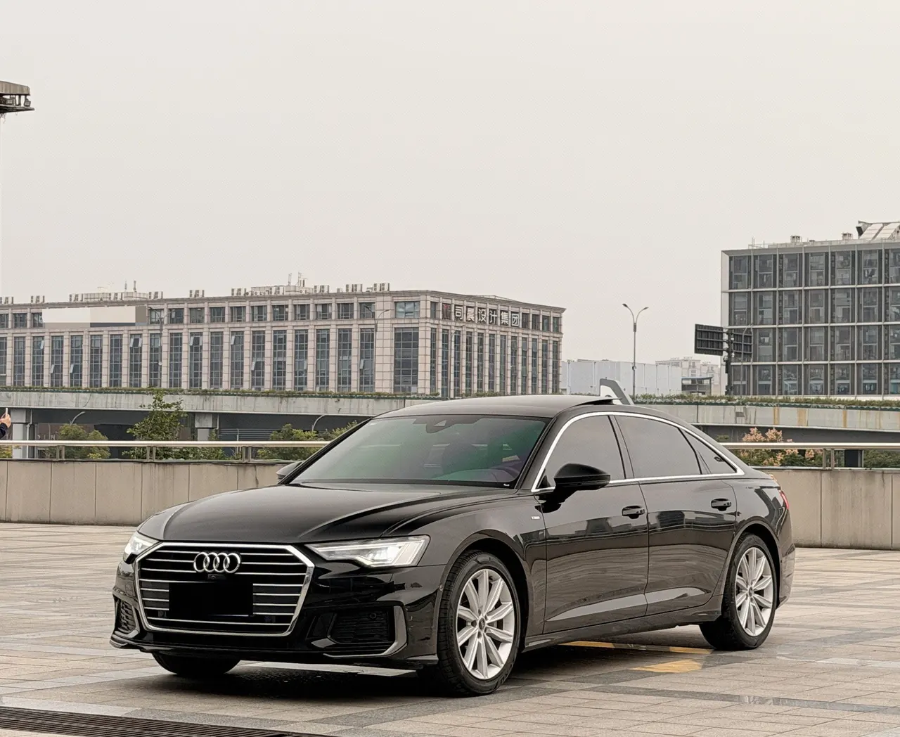 Open image lightbox: Audi 2022 A6L 2.0TFSI 45TFSI Selected Dynamic Automatic