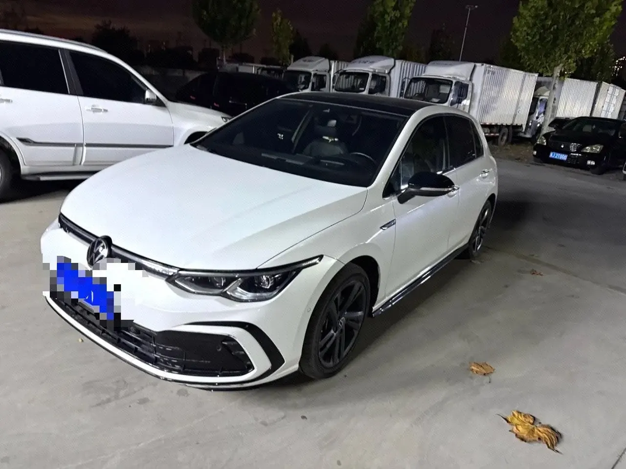Открыть галерею: Volkswagen 2021 Golf 8 R-Line 1.4TSI 280TSI Automatic