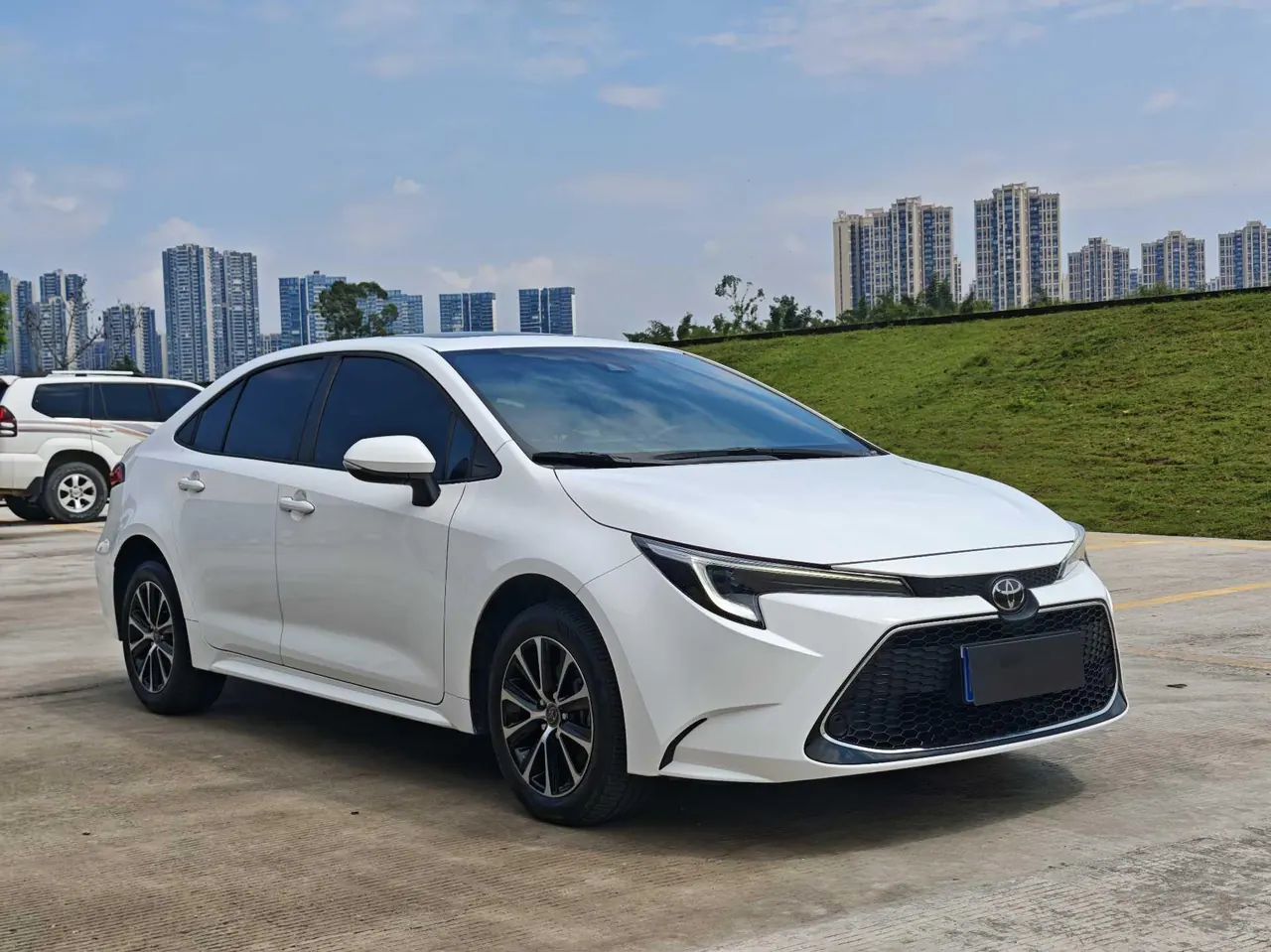 Toyota 2024 Lei Ling 1.2T Stepless 185T Deluxe Automatic Gear 2