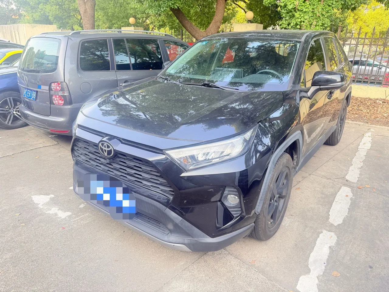 Open image lightbox: Toyota 2020 RAV4 Rongbo 2.0 Stepless Two-Drive Fashion Edition Automatic Gear