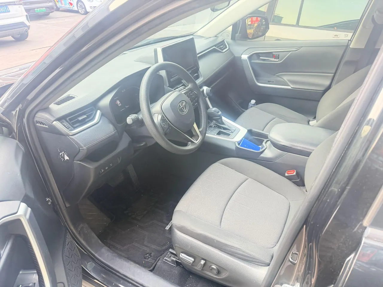 Toyota 2020 RAV4 Rongbo 2.0 Stepless Two-Drive Fashion Edition Automatic Gear 5