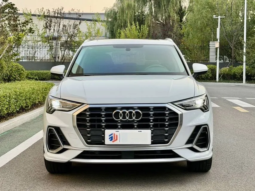 Audi 2022 Q3 1.4TFSI 35TFSI Fashion Dynamic Automatic 2