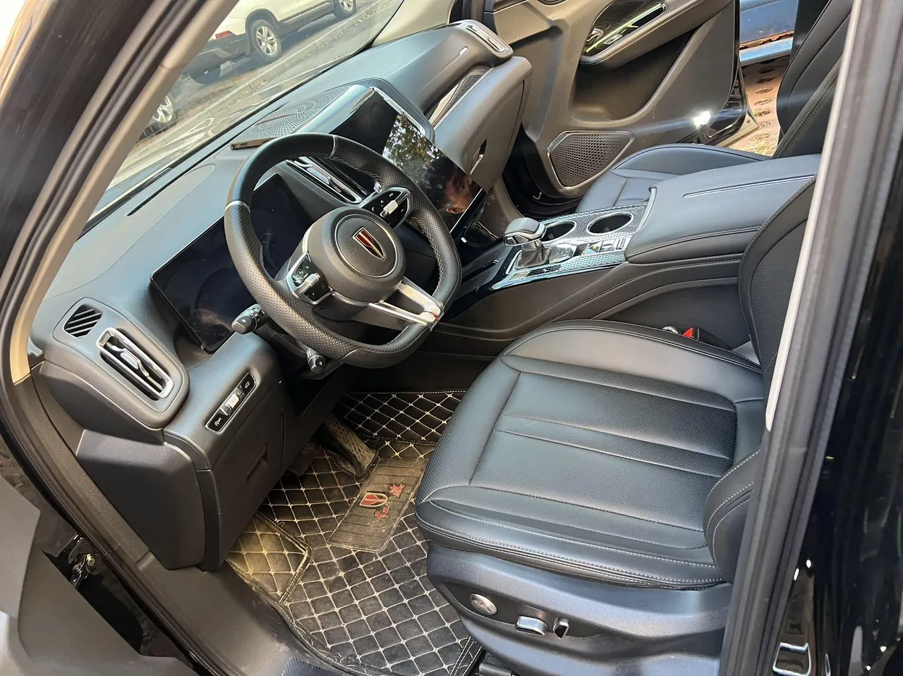 HongQi 2024 HS3 1.5T Good for Edition Automatic Gear 3