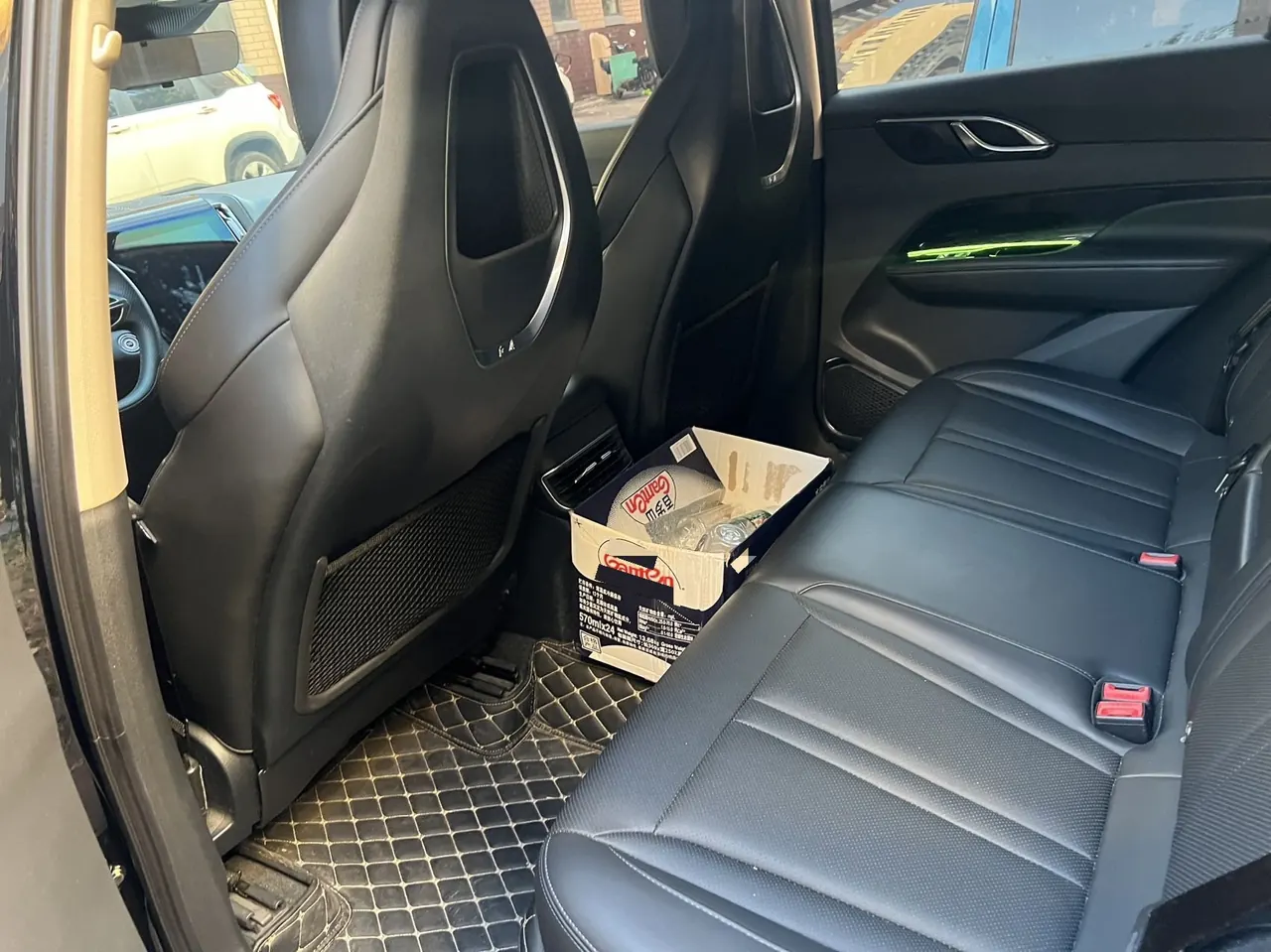 HongQi 2024 HS3 1.5T Good for Edition Automatic Gear 5