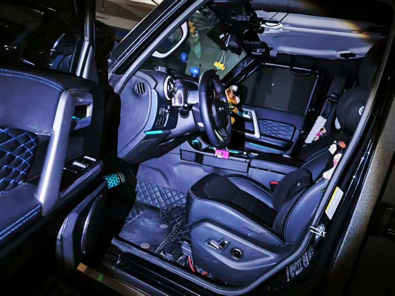 Beijing 2024 BJ40 2.0T Urban Hunter Honor Edition Automatic Transmission 3