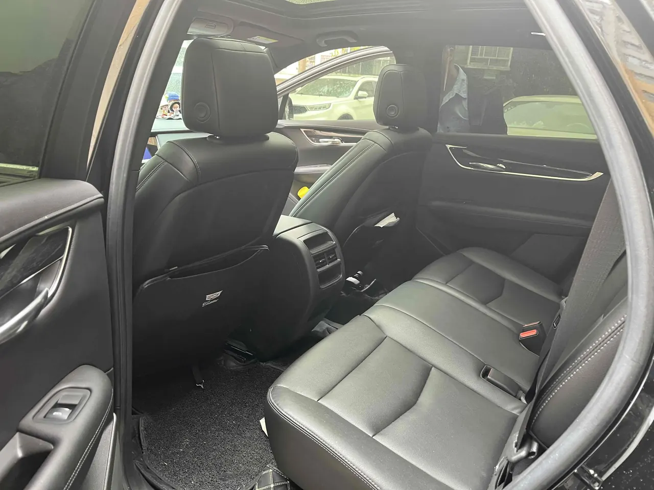 Cadillac 2022 XT5 48V 2.0T Two-Drive Fashion Automatic Gear 3