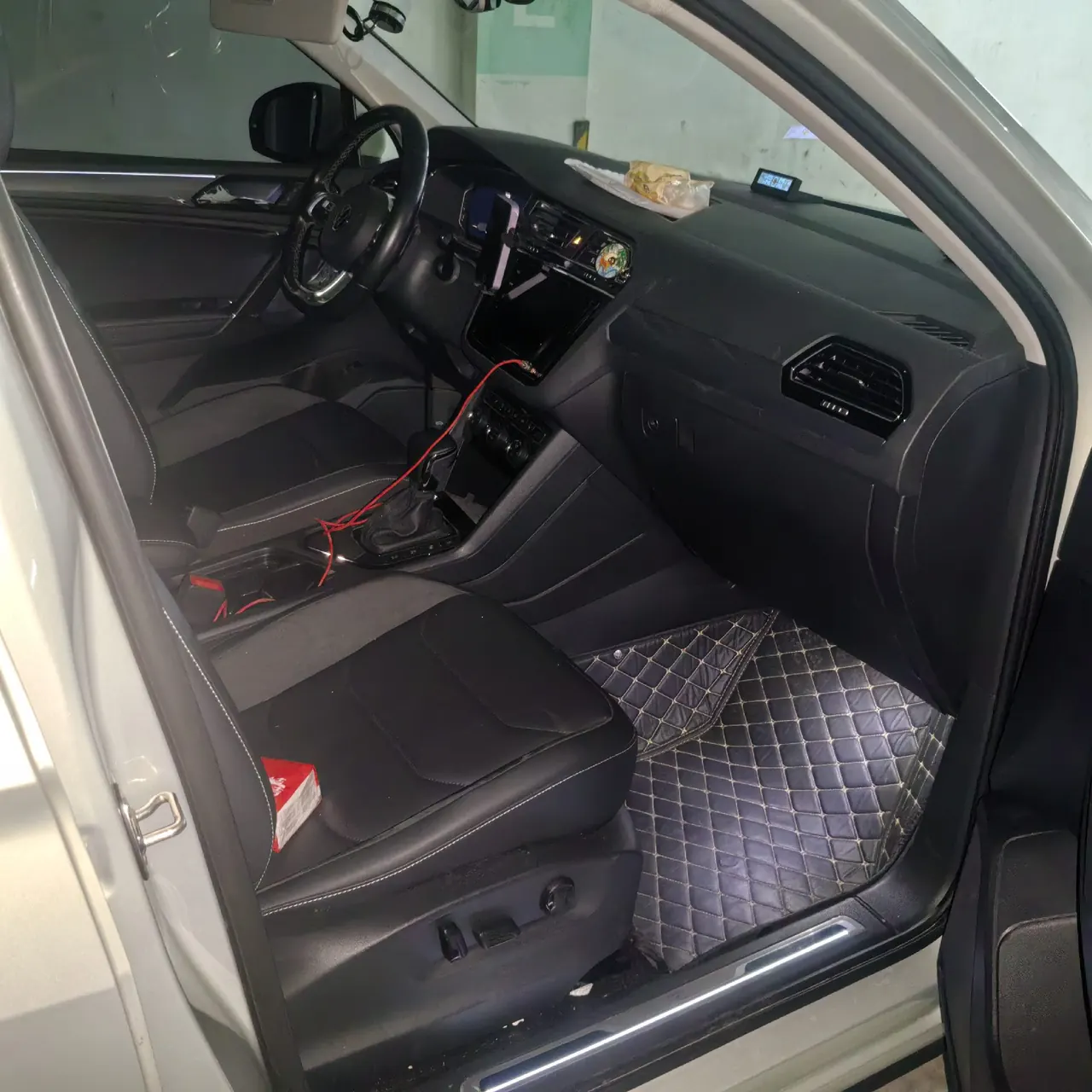 Volkswagen 2021 Tiguan L R-Line 2.0TSI 330TSI Two-Drive Ultimate Automatic Gear 3