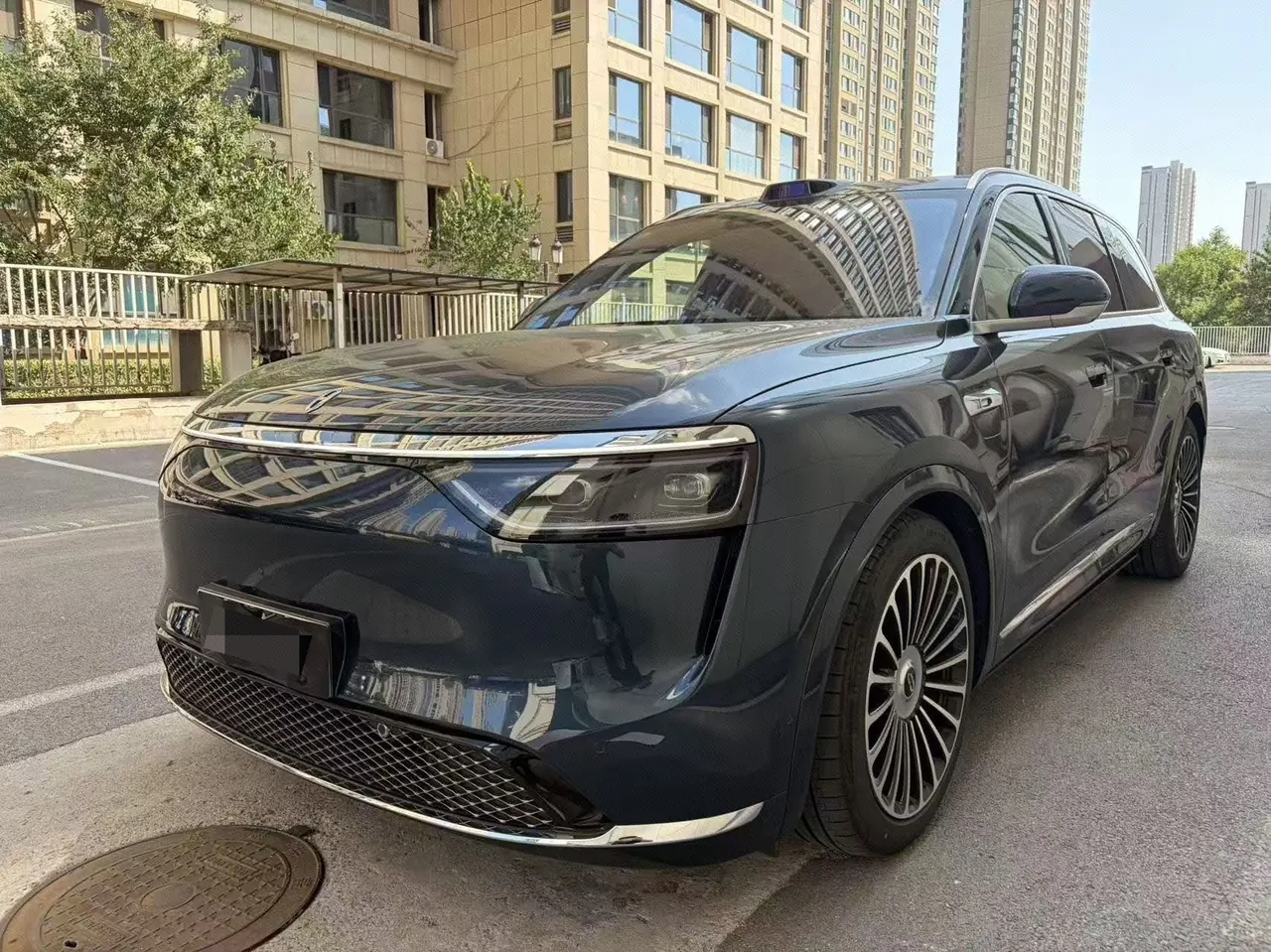 Открыть галерею: AITO 2025 AITO M8 Ultra 6-seat 4-wheel drive automatic gear