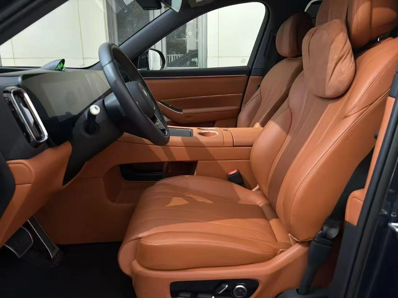 AITO 2025 AITO M8 Ultra 6-seat 4-wheel drive automatic gear 3