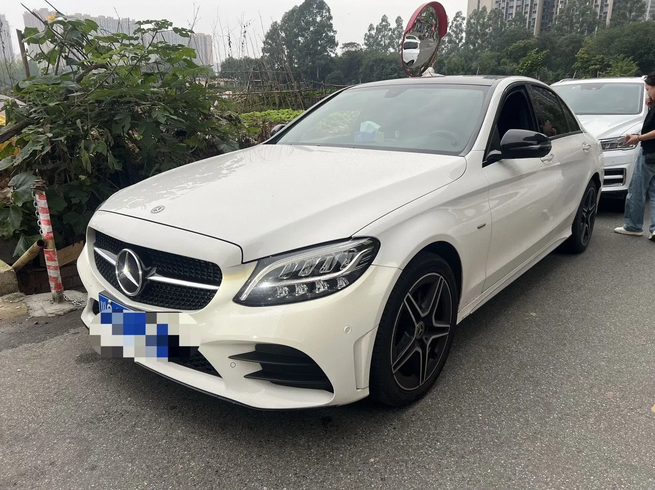Открыть галерею: Mercedes Benz Class C 2021 C 260 L 48V 1.5T Sports Star Yao Zhen Tibetan Edition Automatic Gear