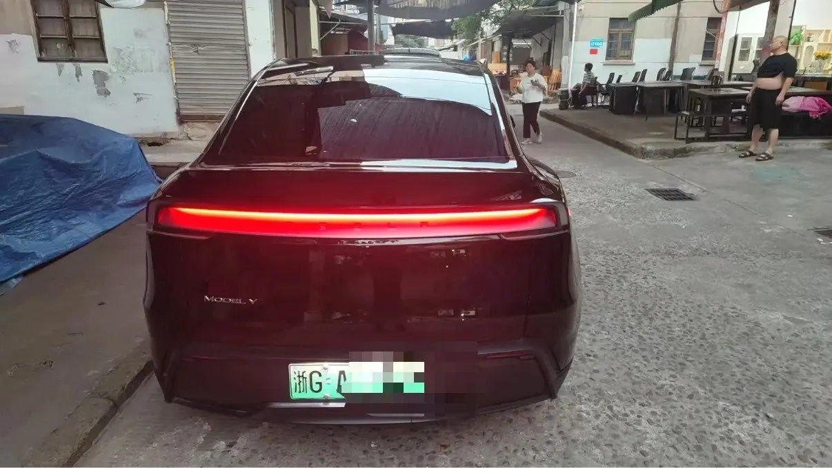Tesla 2025 Model Y Rear Wheel Drive First Edition Automatic Transmission 6