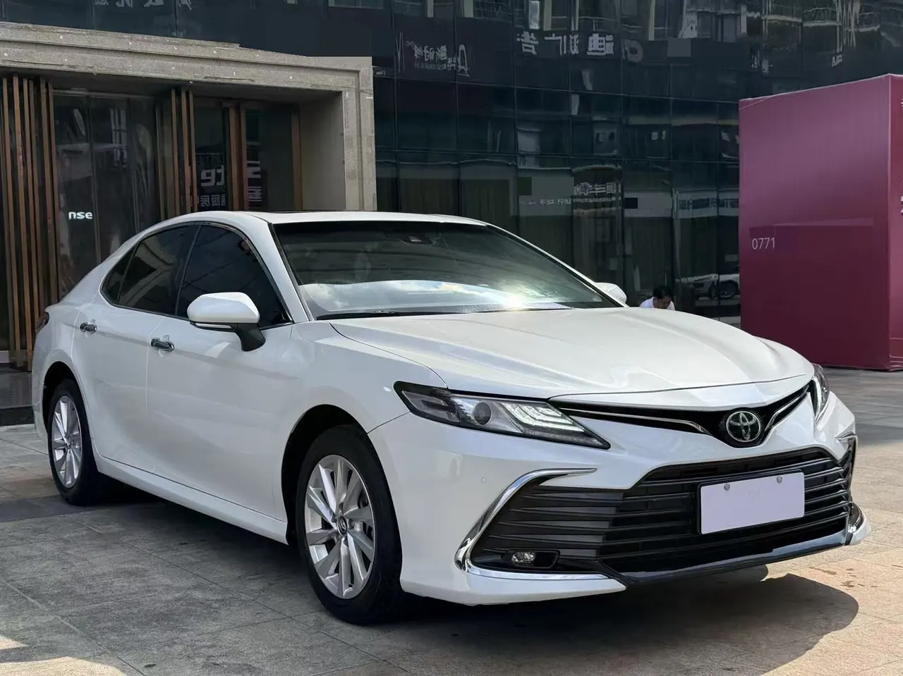 Toyota 2021 Camry 2.0G Stepless Deluxe Edition Automatic Gear 2