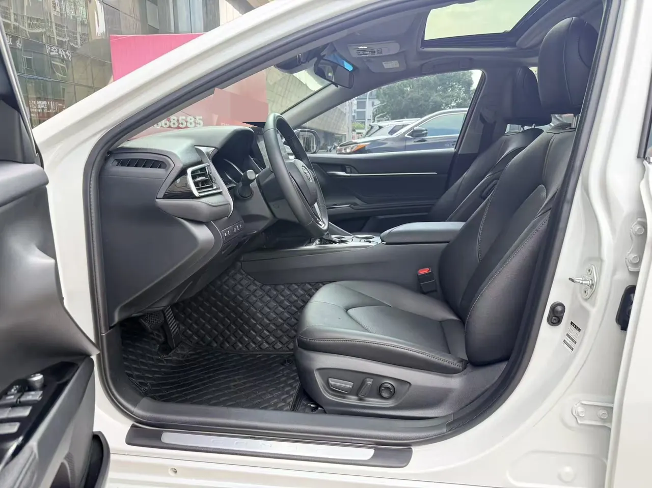 Toyota 2021 Camry 2.0G Stepless Deluxe Edition Automatic Gear 5