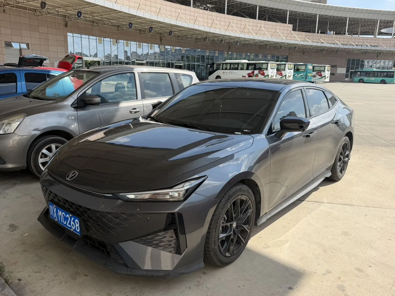 Open image lightbox: ChangAn 2024 UNI-V 1.5T Prestige Automatic