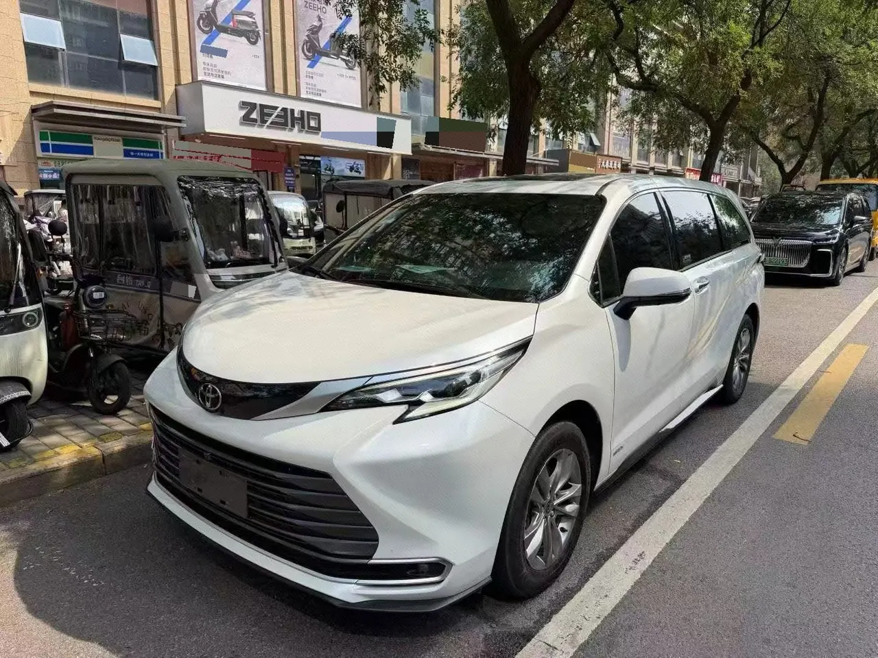 Toyota 2024 Sana 2.5 Stepless Four-wheel Drive Premium Edition Automatic Transmission - View 1