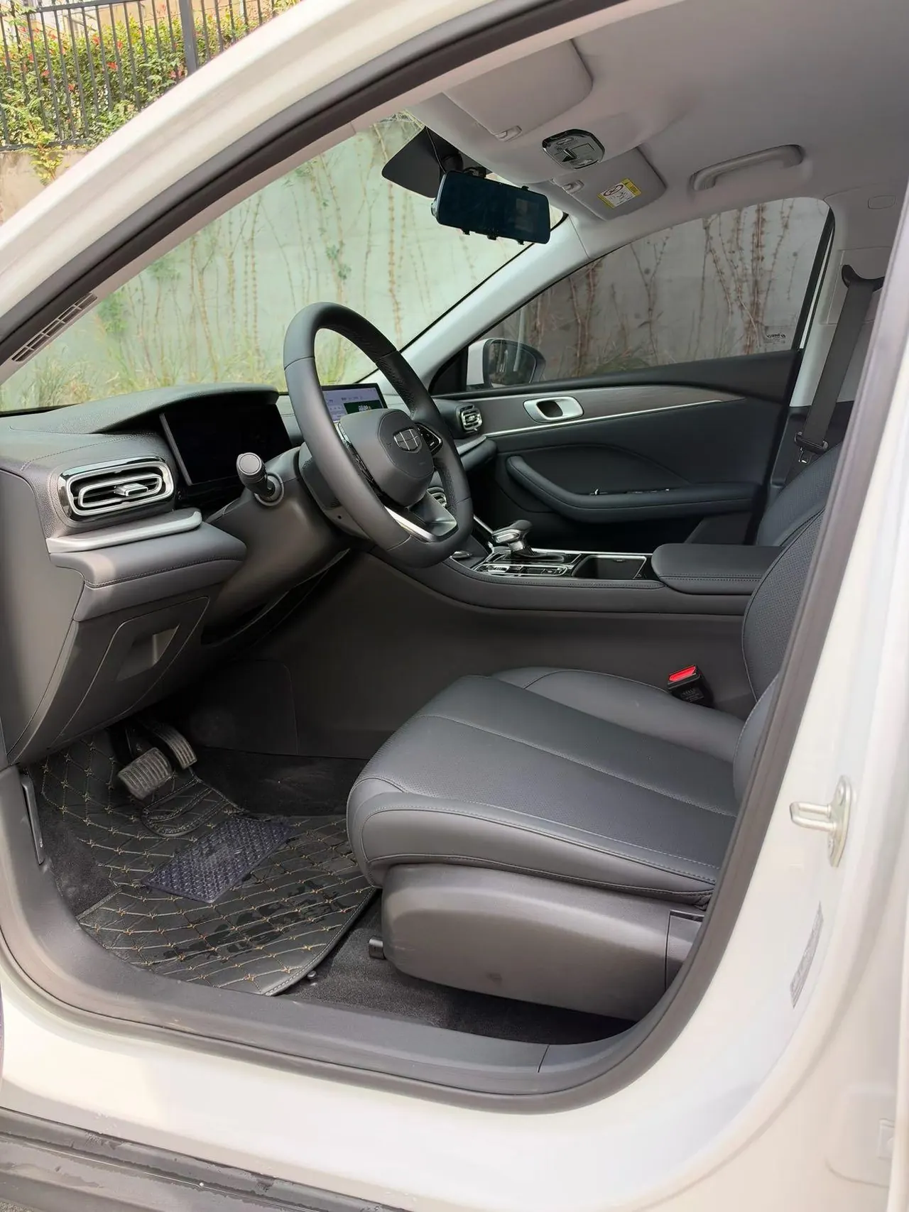 Geely 2026 Emgrand-sedan 1.5 stepless luxury automatic transmission 4