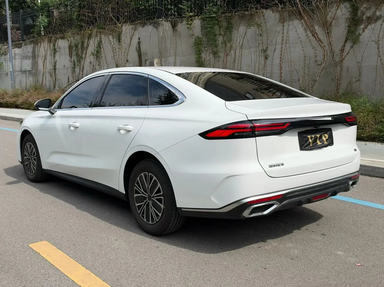 Geely 2026 Emgrand-sedan 1.5 stepless luxury automatic transmission 9