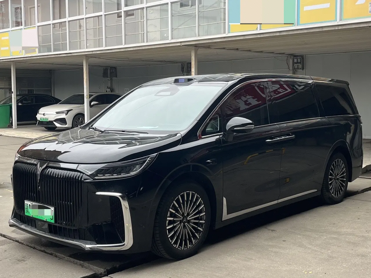 Open image lightbox: Voyah 2026 Dreamers PHEV 1.5T Champion Edition Automatic Gear