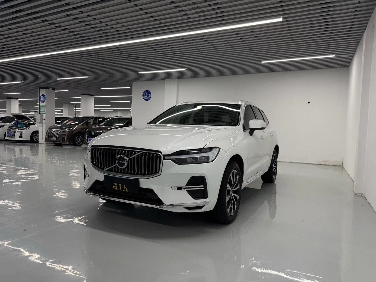 Открыть галерею: Volvo 2023 XC60 48V 2.0T B5 4-wheel drive Zhiyuan Deluxe Edition Automatic Gear